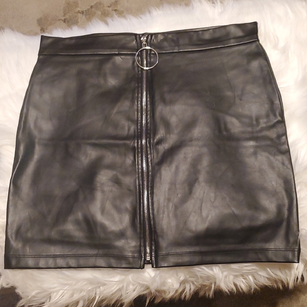 Chocolate Designer Black Leather Mini Skirt With Front Zipper